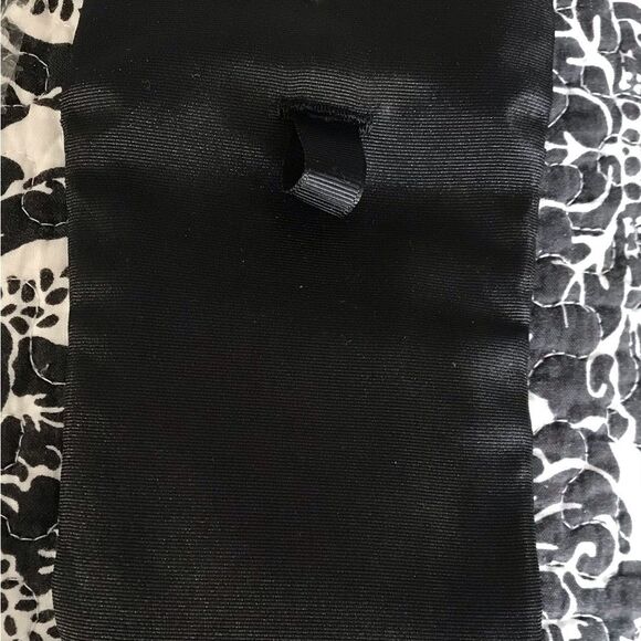 NWT WhiteHouse Black Market gift set of earrings - Picture 7 of 8